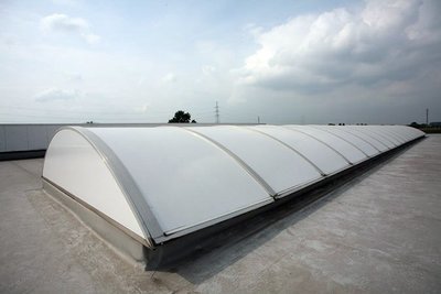 Exemple Roofshield white solaire 280 Polycarbonate Ext.